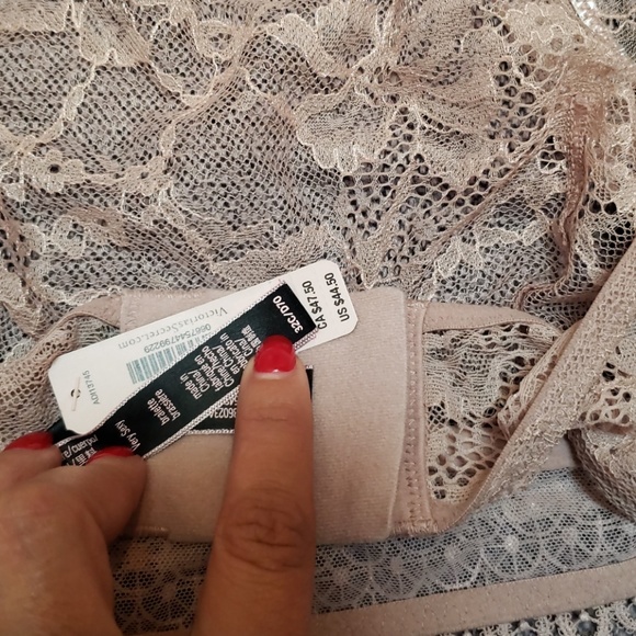 🥳LAST ONE (32D)🥳BUY 1 GET 1 FREE NWT VICTORIA SECRET BEIGE BRA - Picture 7 of 9